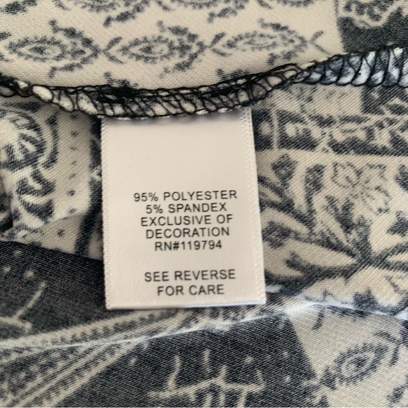 Live and Let Live Black and White Asymmetrical Dress - Picture 6 of 9